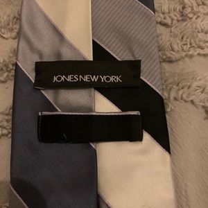 Jones New York tie